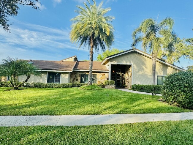 2903 Banyan Blvd Cir NW