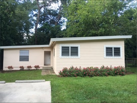 1621 Atkamire Dr in Tallahassee, FL - Building Photo