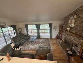 539 Hatfield Dr in Roseburg, OR - Building Photo - Building Photo