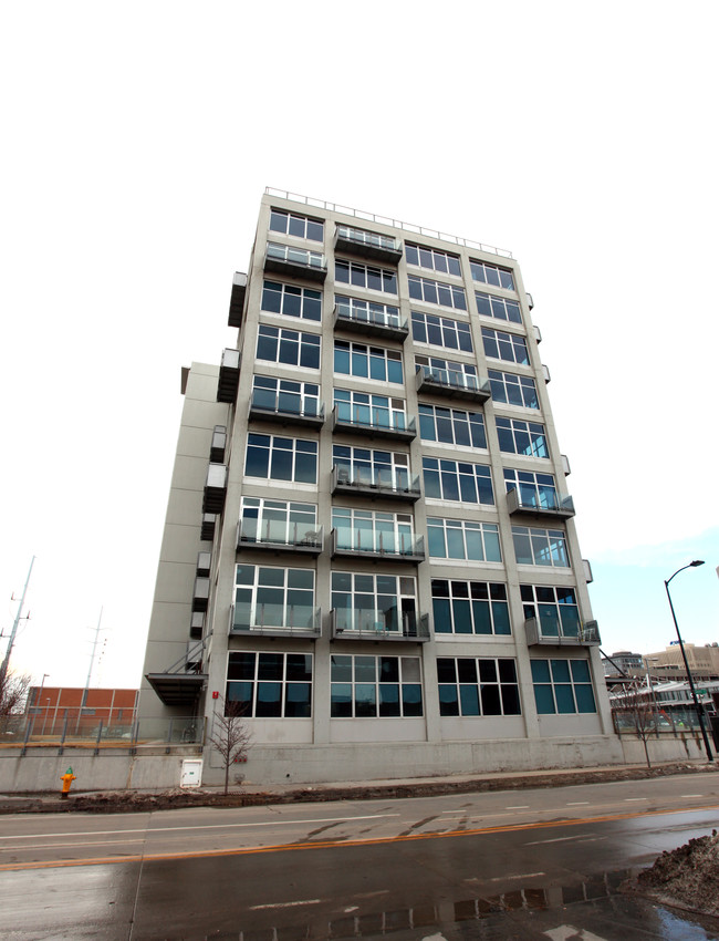 Whiteline Lofts in Des Moines, IA - Building Photo - Building Photo