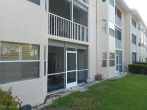 7360 Glenmoor Ln in Naples, FL - Building Photo - Building Photo