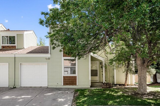 property at 16033 E Radcliff Pl