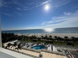 2899 Collins Ave, Unit 1013 in Miami, FL - Building Photo