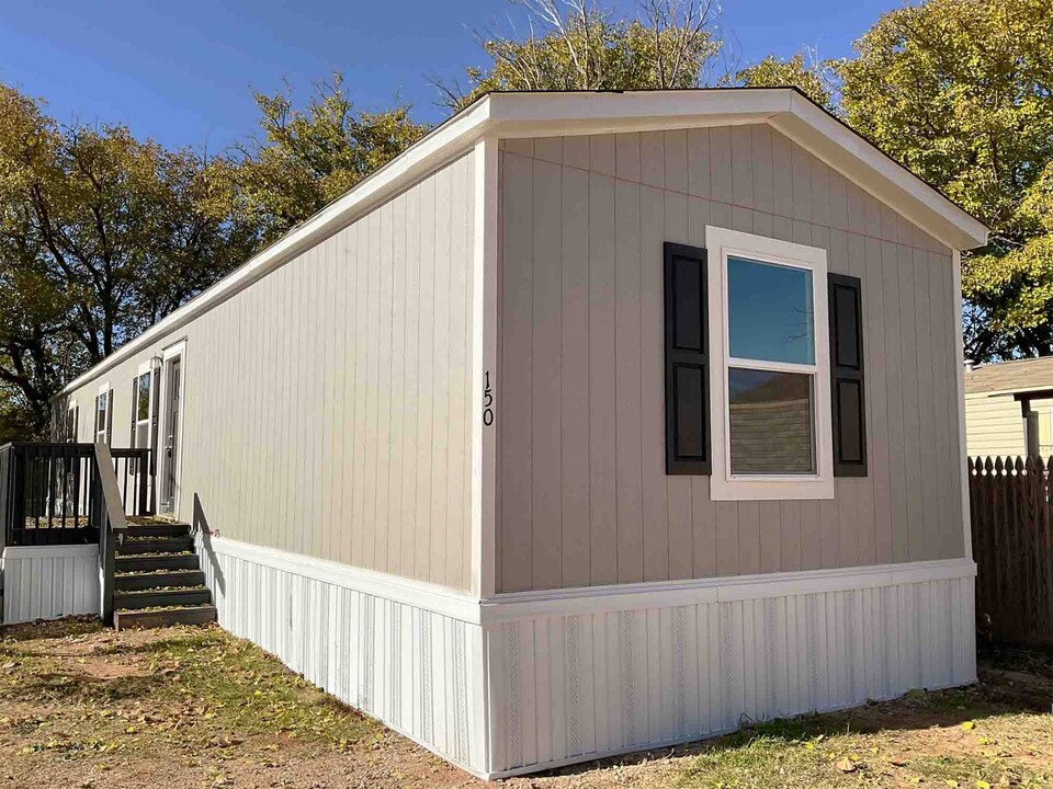 7331 4th St in Lubbock, TX - Building Photo