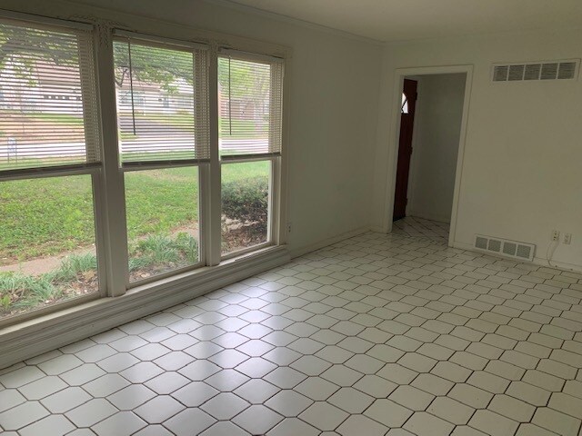 7635 High Dr in Prairie Village, KS - Building Photo