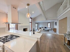 3427 E Dobson Pl in Ann Arbor, MI - Building Photo