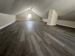1018 Huguenot Ave, Unit Floor 2 in Staten Island, NY - Building Photo - Building Photo