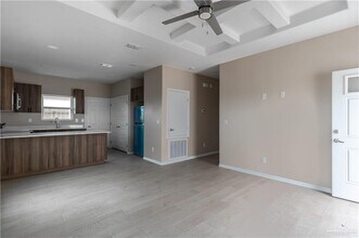 10 W Kenwood St in Edinburg, TX - Building Photo - Building Photo