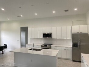 1544 Everglades Blvd S in Naples, FL - Foto de edificio - Building Photo