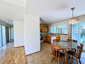 9005 NE 147th St in Kenmore, WA - Building Photo - Building Photo