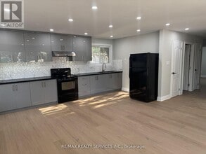 41 MacLaren Ave in Barrie, ON - Building Photo - Building Photo