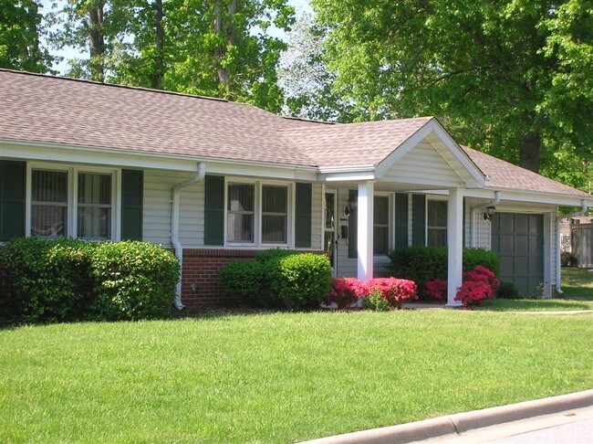 Covenant Trace @ Yorktown, utilities included