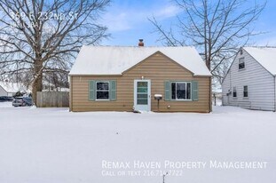 369 E 232nd St in Euclid, OH - Building Photo