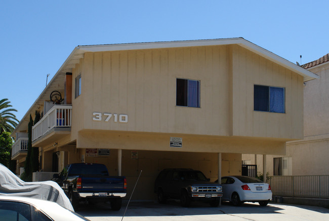 3710 S Bentley Ave in Los Angeles, CA - Building Photo - Building Photo