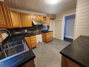 926 Charles Hawkins Dr in Gary, IN - Building Photo - Building Photo