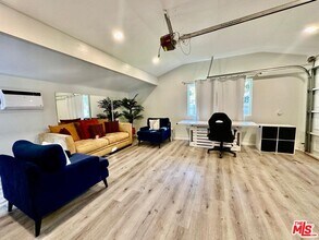 22059 Ybarra Rd in Los Angeles, CA - Building Photo - Building Photo