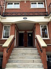 31 Hays Blvd in Oakville, ON - Building Photo - Building Photo