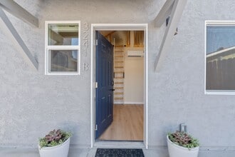 3241 Park Ln in Long Beach, CA - Building Photo - Building Photo