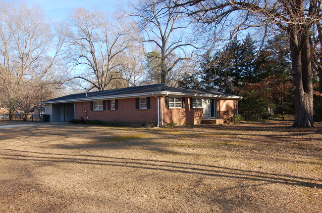 514 Roxanne Dr in Raleigh, NC - Building Photo - Building Photo