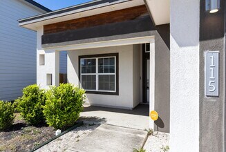 115 Katy Post in San Antonio, TX - Building Photo - Building Photo