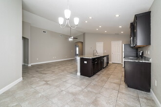 130 Eloise Oaks Dr in Winter Haven, FL - Foto de edificio - Building Photo