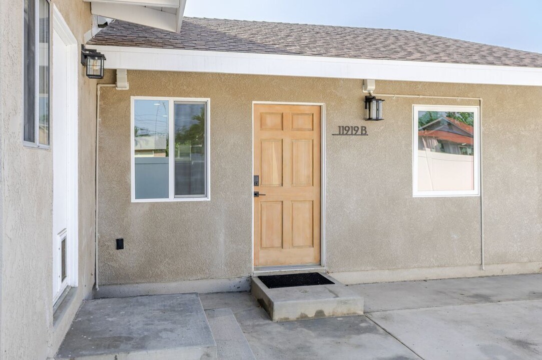11919 Ranchito St in El Monte, CA - Building Photo
