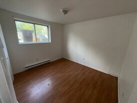 114 Rue des Textiles in Cowansville, QC - Building Photo