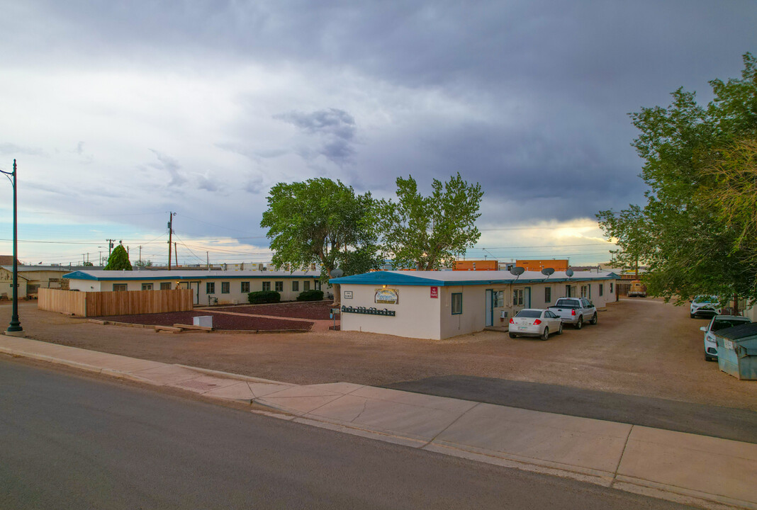 1915 W Second St in Winslow, AZ - Building Photo