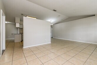 115 Pine Top Ln in Kissimmee, FL - Building Photo - Building Photo