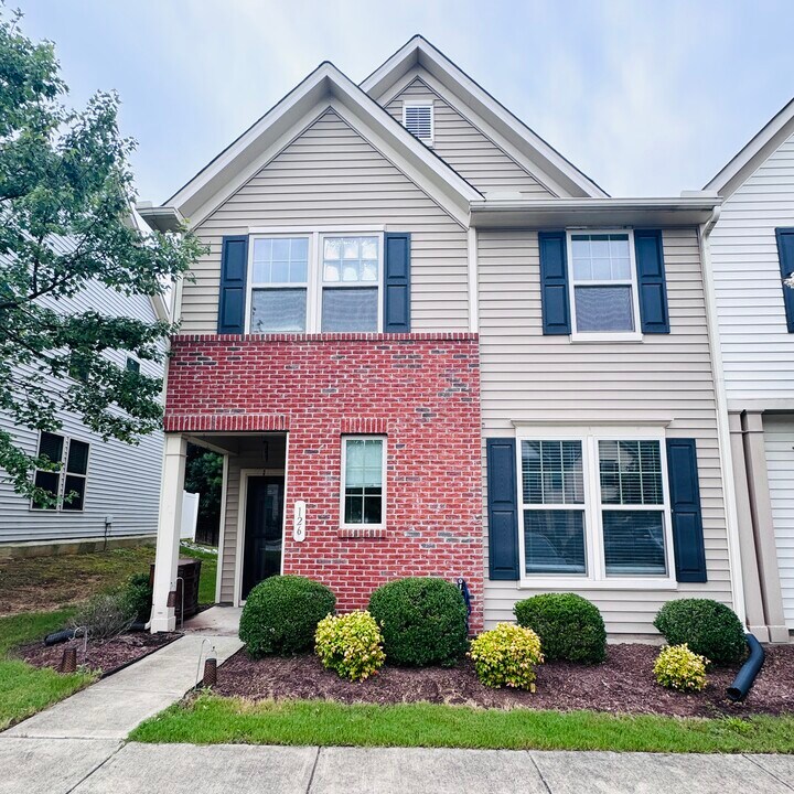 126 Holly Berry Ln in Durham, NC - Building Photo
