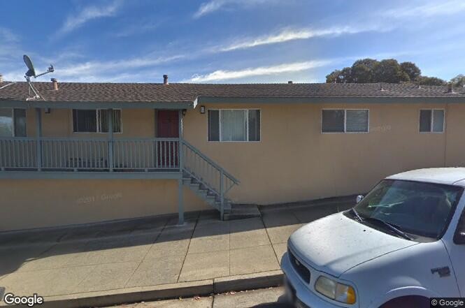 660 Pine Ave in Pacific Grove, CA - Building Photo