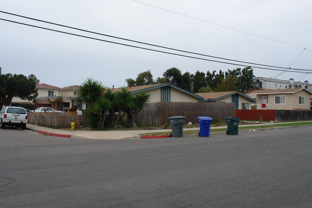 1480-1482 Holly Ave in Imperial Beach, CA - Building Photo