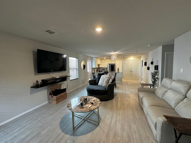 8714 Braun Shelf in San Antonio, TX - Building Photo - Building Photo