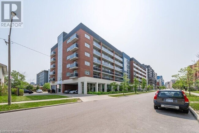 308 Lester St in Waterloo, ON - Building Photo - Building Photo