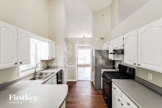 1045 Eagle Pointe Dr NW in Lawrenceville, GA - Foto de edificio - Building Photo