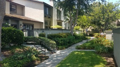 16 Starshine in Irvine, CA - Building Photo - Building Photo