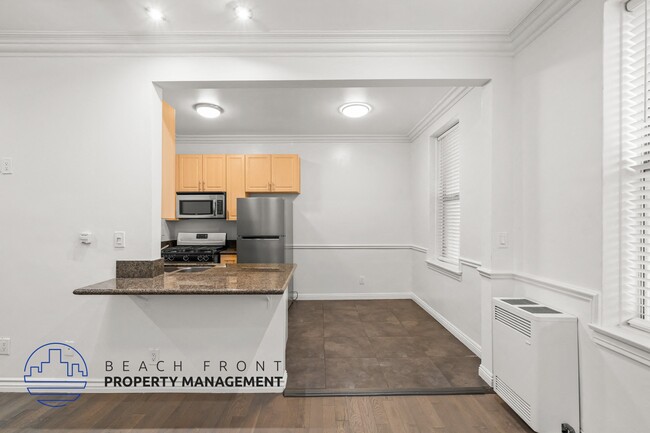 6128-6134 Wilshire Blvd., 6111-7 Warner Dr. in Los Angeles, CA - Building Photo - Building Photo