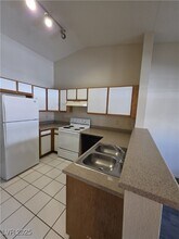 3865 Soda Springs Dr in Las Vegas, NV - Building Photo - Building Photo