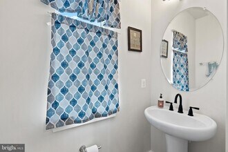 4902 Trail Vista Ln, Unit 01203 in Chantilly, VA - Building Photo - Building Photo