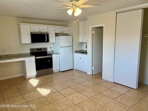 1425 Oak St in Melbourne, FL - Building Photo - Building Photo