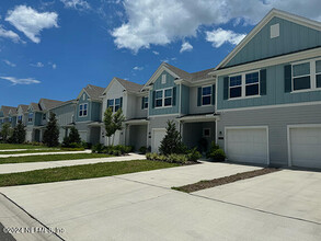 12851 Josslyn Ln in Jacksonville, FL - Foto de edificio - Building Photo