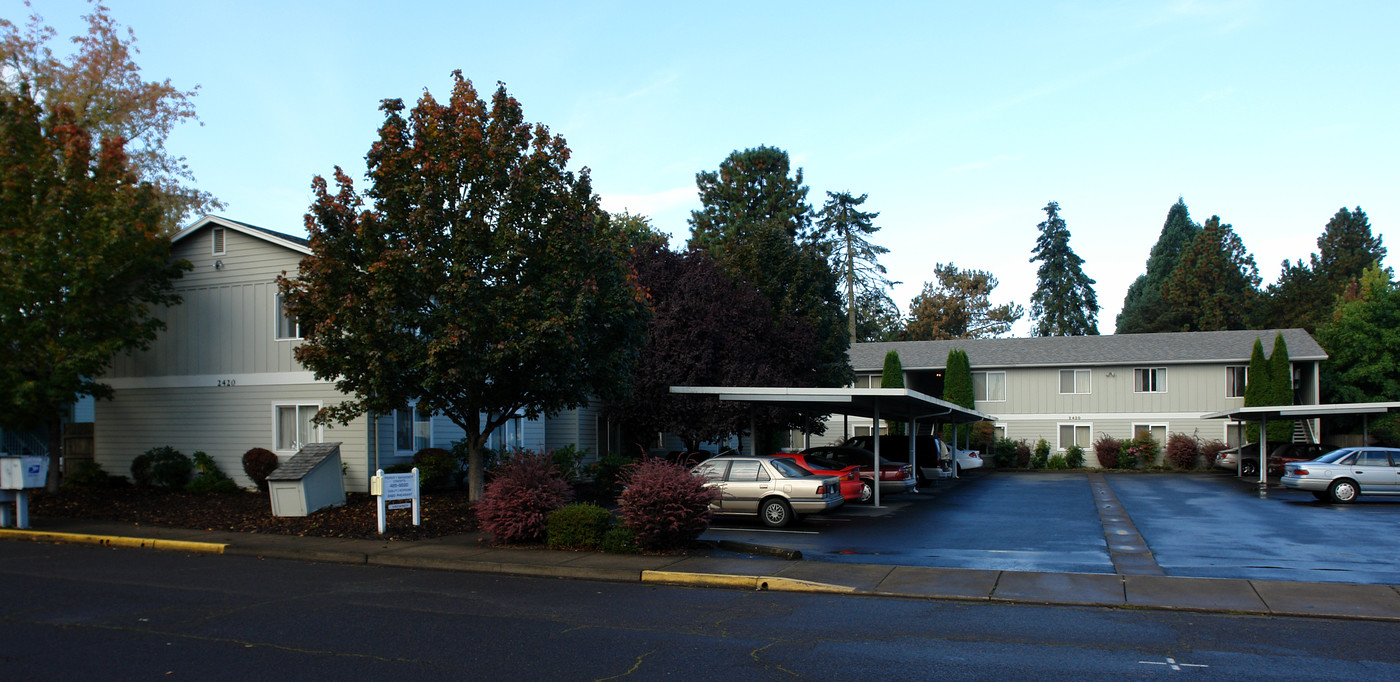 2420 Pheasant Blvd in Springfield, OR - Building Photo