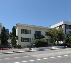 1021 N Doheny Dr in West Hollywood, CA - Building Photo