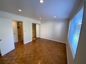 LESTER COURT, LLC in Oakland, CA - Building Photo - Interior Photo