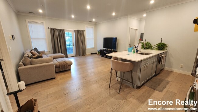 property at 32 Cummins Hwy