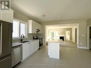 16 Shelson Pl in Georgina, ON - Building Photo - Building Photo