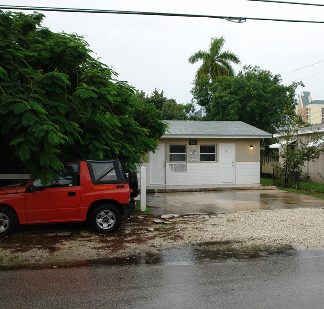 810-812 NE 4th St in Fort Lauderdale, FL - Building Photo - Building Photo