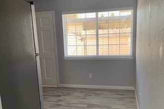 308 N Second St, Unit C in Lompoc, CA - Foto de edificio - Building Photo