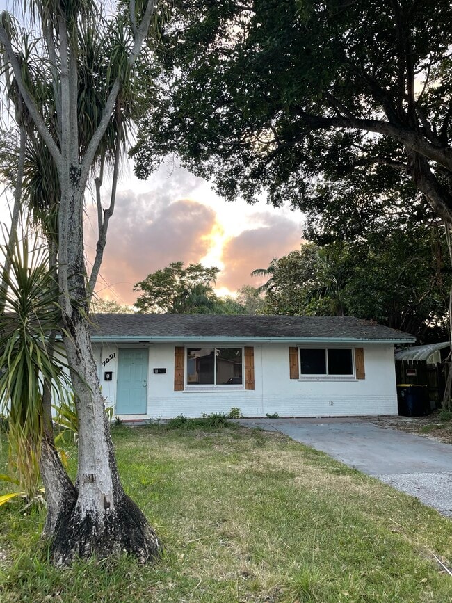 4991 SW 27th Ave, Unit C in Fort Lauderdale, FL - Building Photo - Building Photo