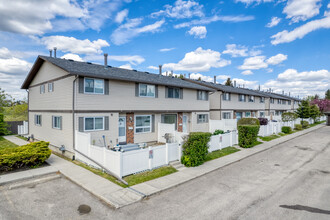 Braemeadows in Calgary, AB - Building Photo - Building Photo